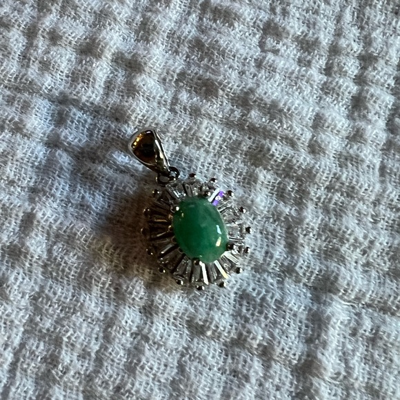 World Class 1.7 ctw Emerald Necklace - Picture 6 of 7